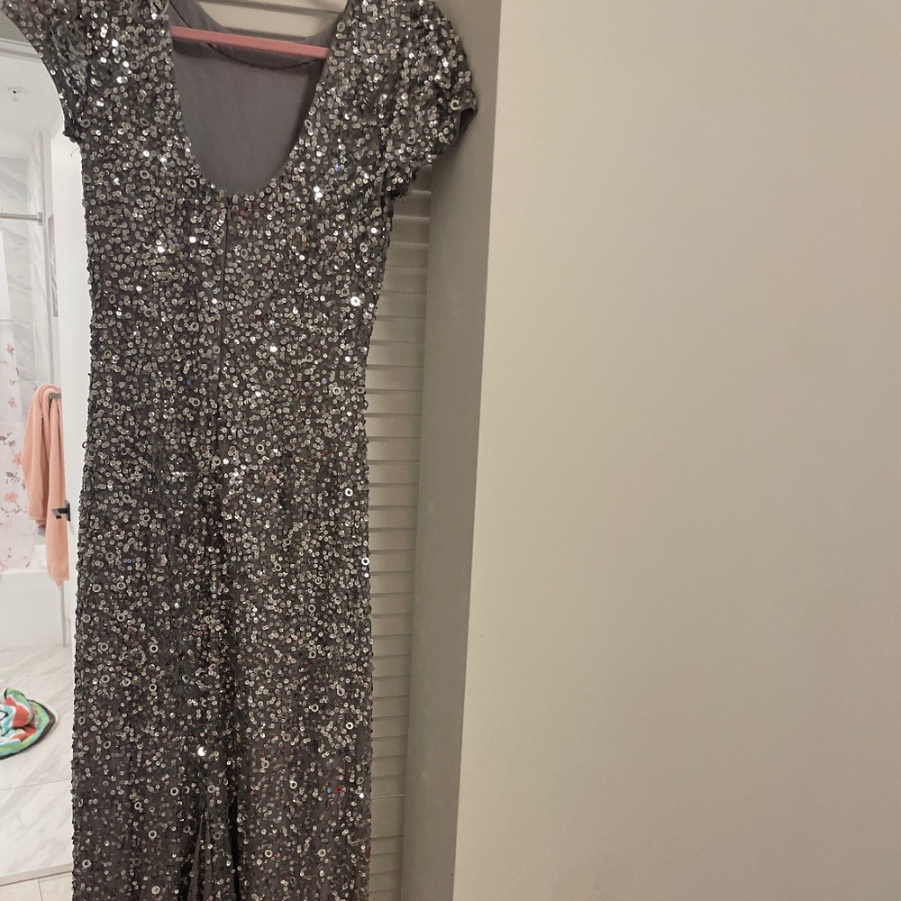 Adrianna Papell Scoop back Sequence gown - Picture 4 of 5